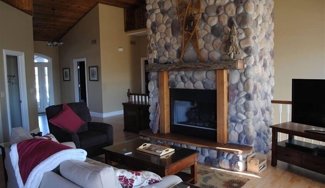 Luxurious Galena Territory 5 Bedroom home, Hot Tub, Firepit in Galena