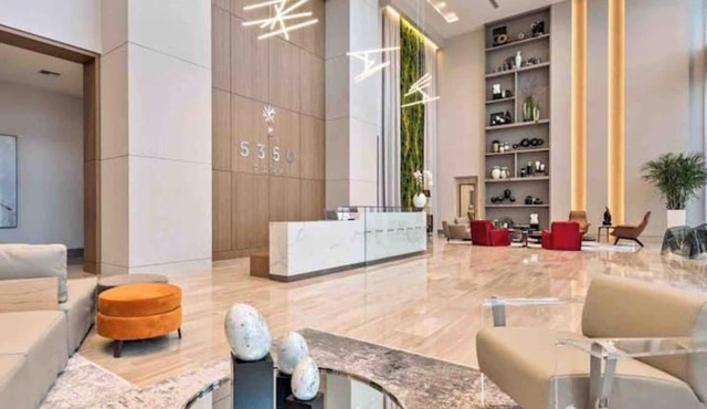 Luxury Condo in the heart of Doral, a friendly and safe community. located. in Doral