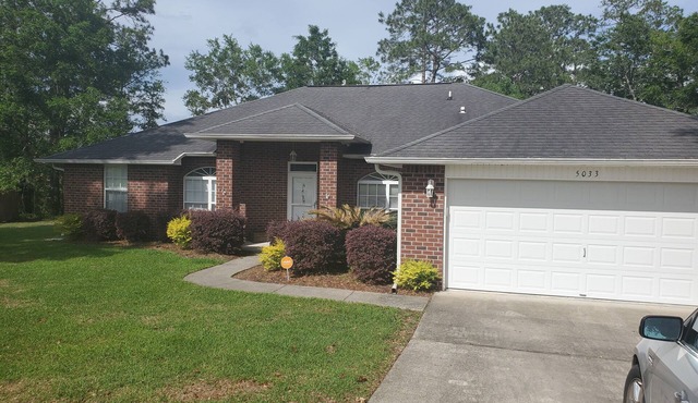 Luxury Executive Home Perfect for Groups in Pace