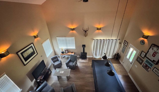 Luxury Retreat for Discerning Couples and Business Travelers in Vermilion