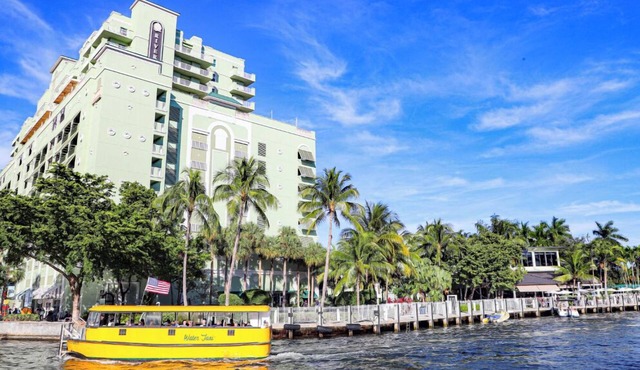 Micro Queen | Riverside Hotel | Las Olas Blvd, New River, Walkable Hub in Broward County