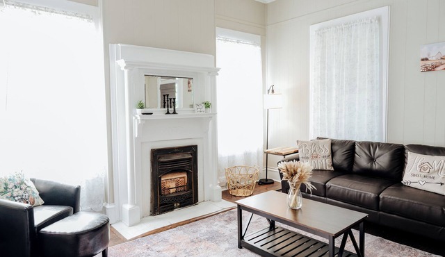 Minutes from Maxwell AFB, this historic 3BR feels more like home than a rental. Guests love the quiet street, thoughtful touches, and a host who makes every stay easy. in Montgomery