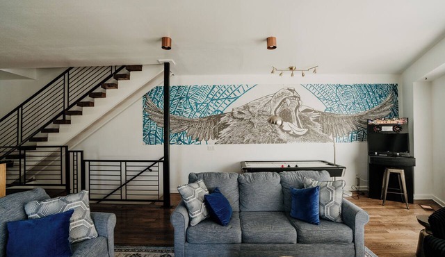 Modern 3BR Condo with Rooftop View Near Deep Ellum & Fair Park in Dallas