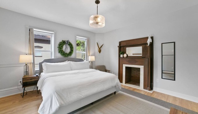 Modern Boutique Stay w/Plush King Bed- Hare Suite in Saint Charles