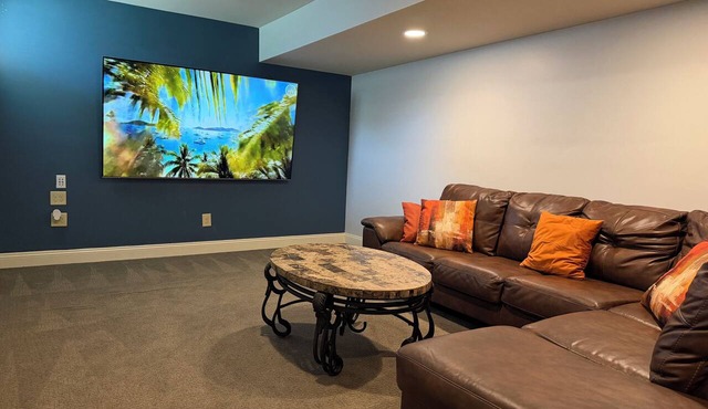 Modern Luxury Basement Suite-Cozy, Quiet & Stylish in Culpeper