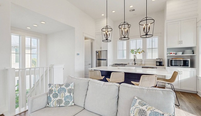 Newly built serene island home w/shared pool, & beach access in Port Aransas