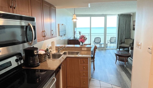 Newly Upgraded Great 1 bdrm oceanfront condo Near Broadwalk and Downtown in Myrtle Beach