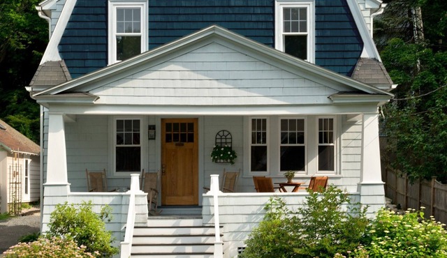 Northampton/Smith 3BR Home – A/C, Porch, Waterfall Garden, Walk Everywhere in Northampton