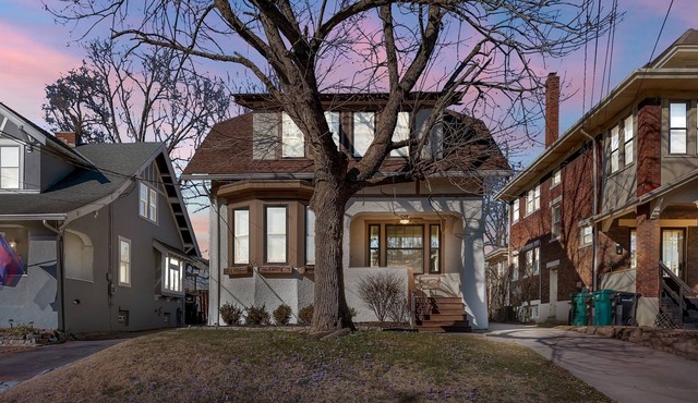 Oakley Square 3BR Charmer - Total Walkability by RedAwning in Cincinnati