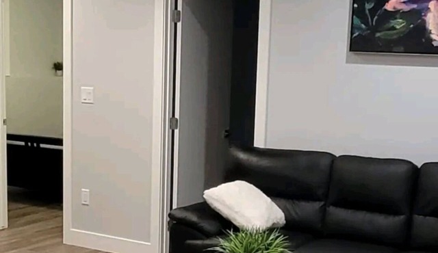 OASIS COZY SUITE in Saskatoon