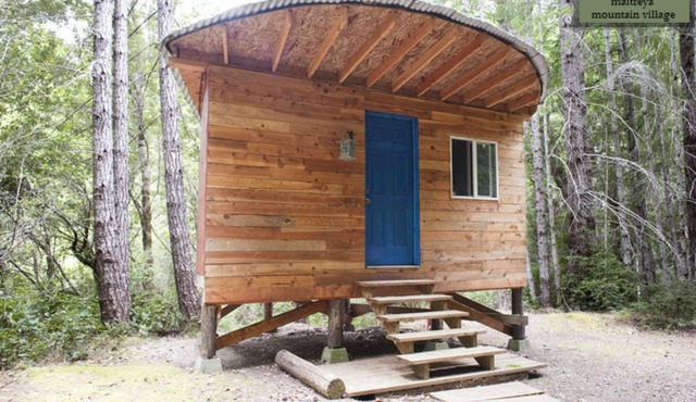 Off-Grid Half Moon @ Sustainable Ecovillage in Gasquet