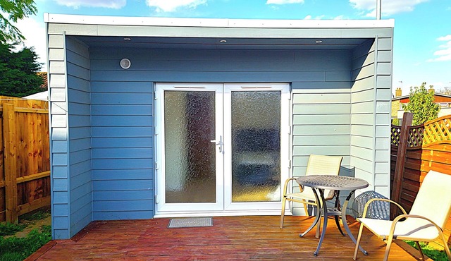 Open plan Studio with garden in Cambridge