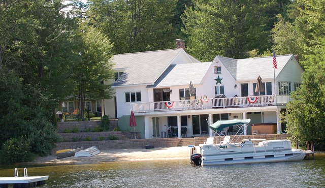 Ossipee Lake Front-Beautiful Views,100 ft Private Sandy beach, with Pontoon boat in Ossipee