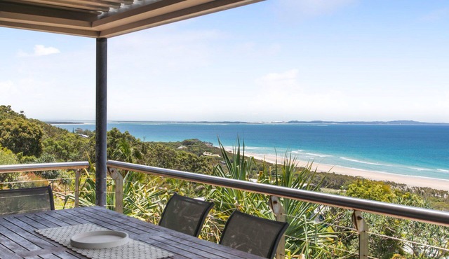 Panoramic views from this beautiful unit set high on the hill overlooking. in Point Lookout