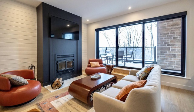 PENTHOUSE - Les Repères Condos 220 - Orford - Spa, Pool, Ski in Orford