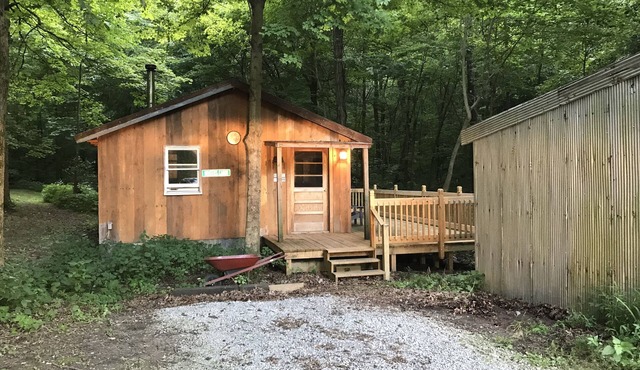 Perfect Hunter's/Writer's Cabin in Tamms