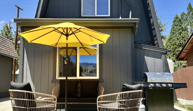 Plug in to the peace, joy, and Zen at this modern Modified A-Frame Cabin! in Big Bear