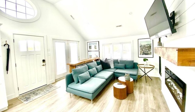 Point View in Luxury Condo in Point Edward