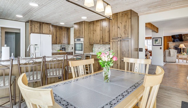 Private Dock & Ozarks Shoreline: 5BR Lake House in Roach