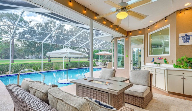 Private Pool & Golf Course Views: Pet-Friendly Gem in Hernando