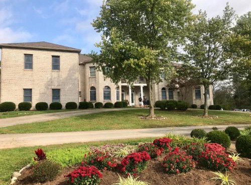 Rabbit Creek Bed & Breakfast in Versailles