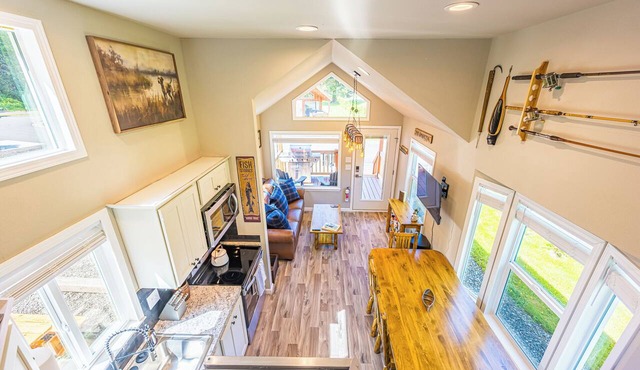 Rainforest Retreat Tiny Home: Fishing Cabin in Forks