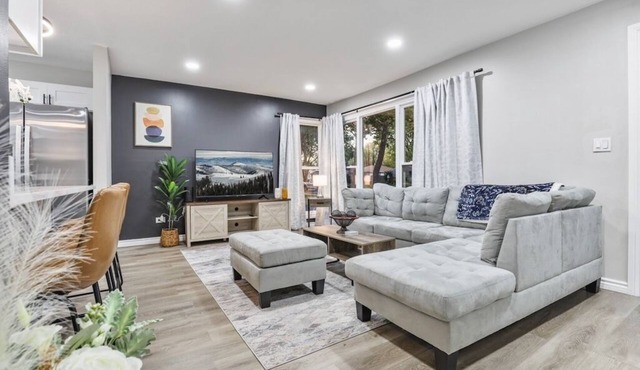 Reign - Rolling Meadows Home! in Rolling Meadows