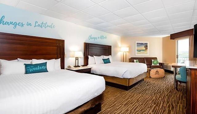 Relax and Recharge! 3 Relaxing Units, Free Parking, 3 Onsite Pool in Osage Beach