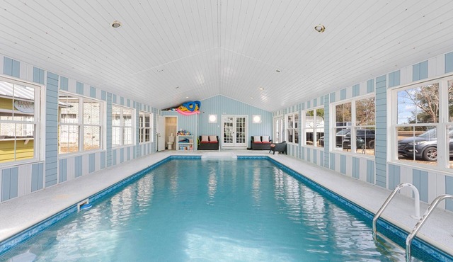 Relaxing in Nature Retreat - Indoor heated pool, Spa, Art Studio, 5-star Bkfst. in Chipley