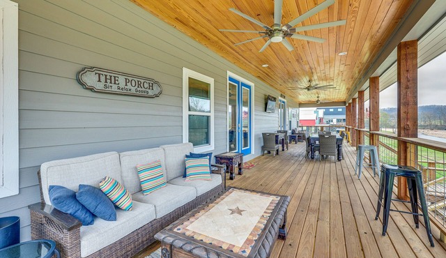Riverfront 'Caddo Shack' Home w/Views & Fire Pit in Glenwood