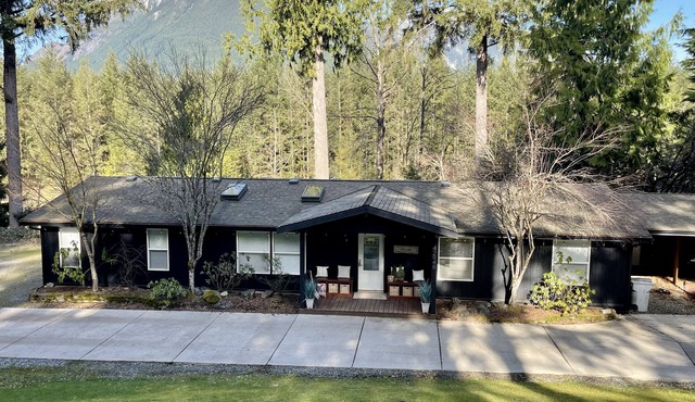 Rivers Edge ~ Riverfront, Acreage and Views in North Bend