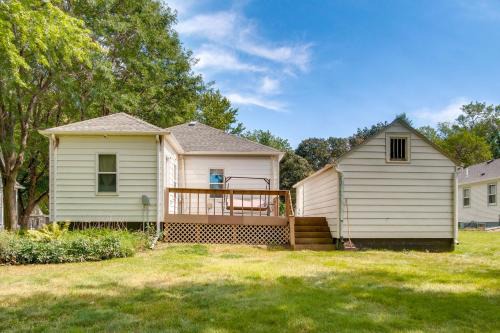 Rock Rapids Home w/Deck & Yard: Walk to River! in Sheldon