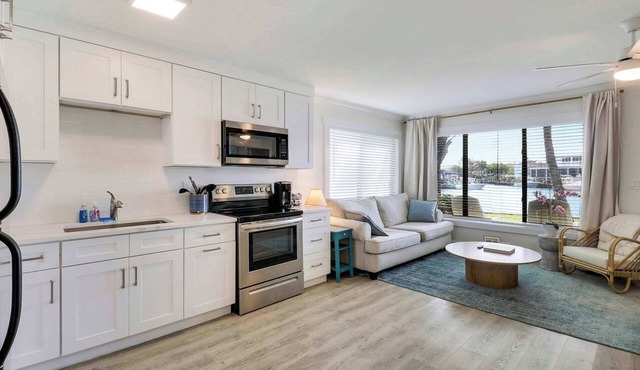 Sailfish Suites 6 - pet friendly, waterfront! in Stuart