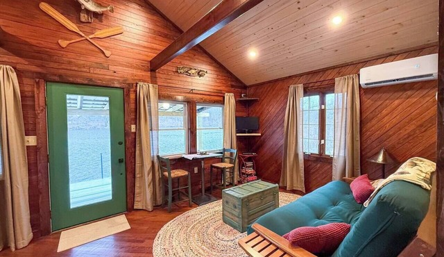 Secluded Lakefront Cabin with Hot Tub - Near Shawnee in Brookport