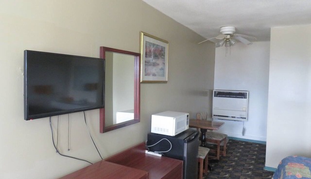 Shamrock Motel in Valleyview