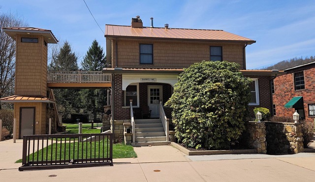 Shoreline Estates - Bungalow in Confluence