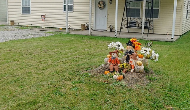 Sleeps 1 to 8 Daily or weekly home rental 5 miles from downtown Port Clinton. in Port Clinton