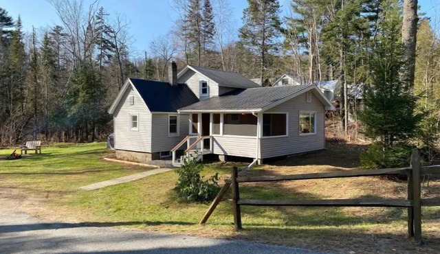 Snowmobile Access & Close to Oak Mt. Ski - Cozy Cabin, Peaceful-Sleeps 6 in Speculator