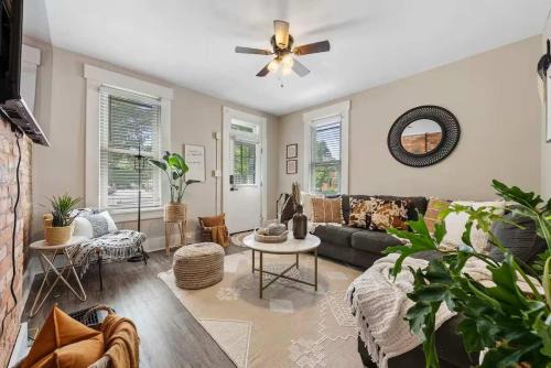Sophisticated Boho Condo Walkable Columbus in Columbus