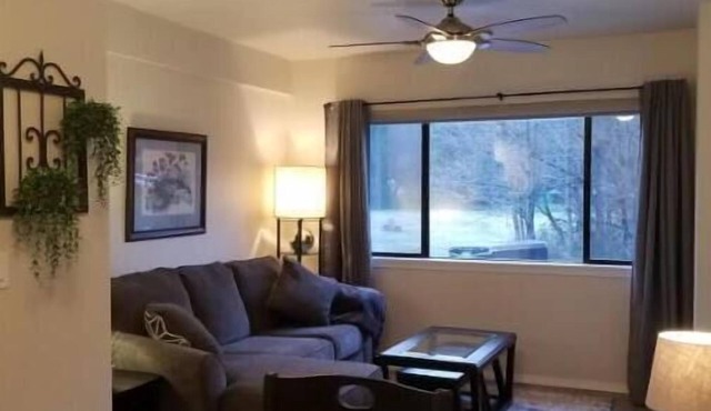 South Fork River Retreat - Close to Downtown in North Bend
