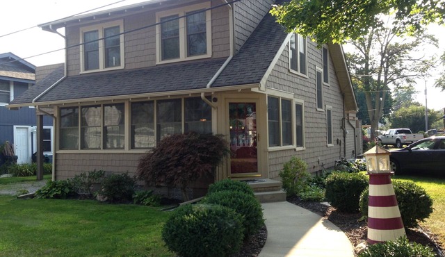 Spacious, Charming, Updated Lake House in Private Beach Community in Huron