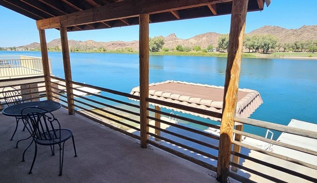 Spacious waterfront 4 bedroom home with WiFi, AC on Parker Strip with dock views in Parker