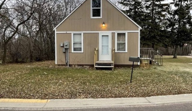 Sportsman's Country Lodge: The Bluegill in Ortonville