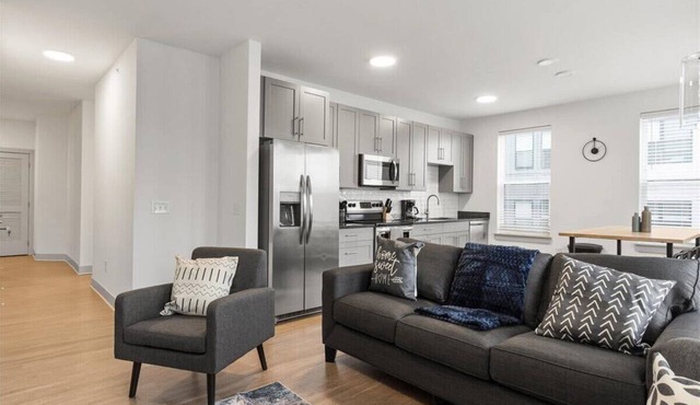 Stay Central! Modern Condo Near Entertainment in Cincinnati