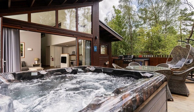 Strathyre White Willow Premium, Callander in Callander
