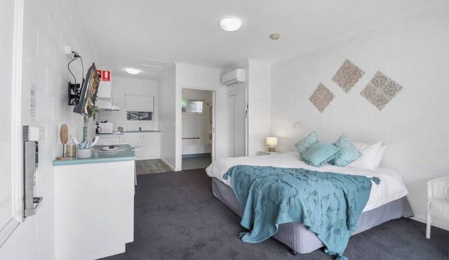 Studio Apt, Bright and Spacious, CBD, Mibnb in Geelong