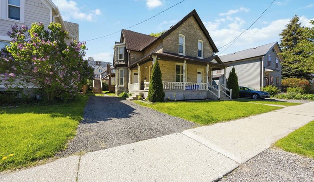 Studio on Vidal - Walking distance to downtown! in Sarnia