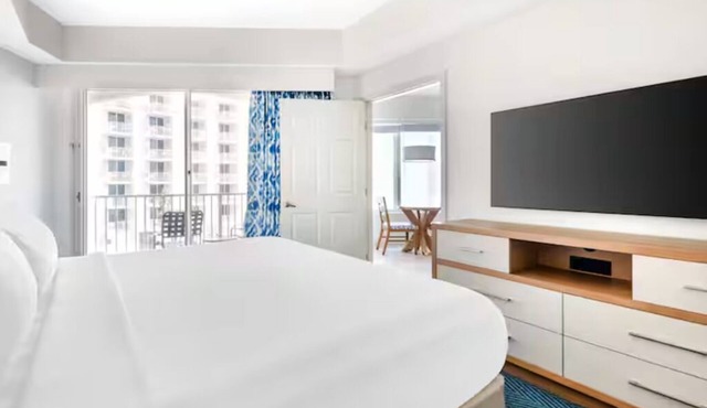 Sunrise 1BR Suite w/Kitchen l Near Daytona Lagoon & Atlantic Ocean Walks in Ormond Beach