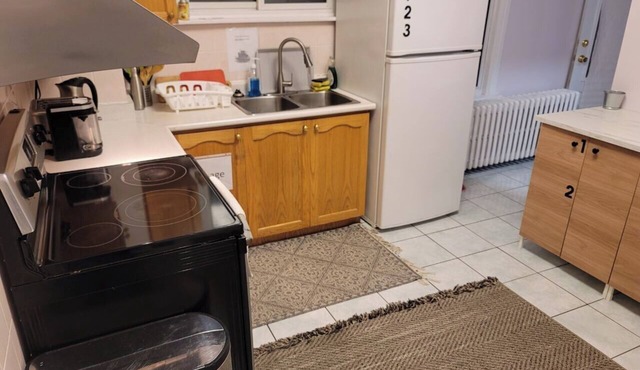 Super Spacious Private room on top floor with balcony in downtown Toronto in Toronto