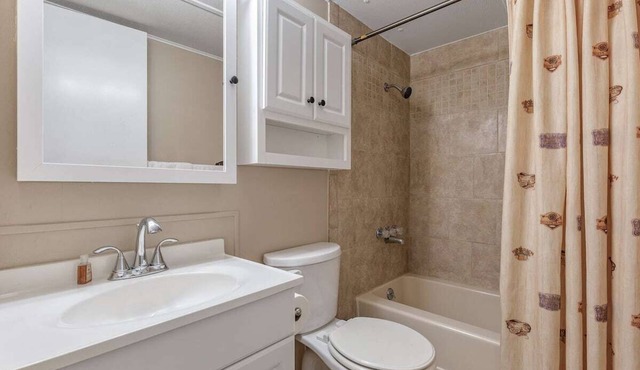 The Rustic Minnow: Walk to Lake, Enjoy Outdoor Amenities and Stunning Landscape in Hulbert